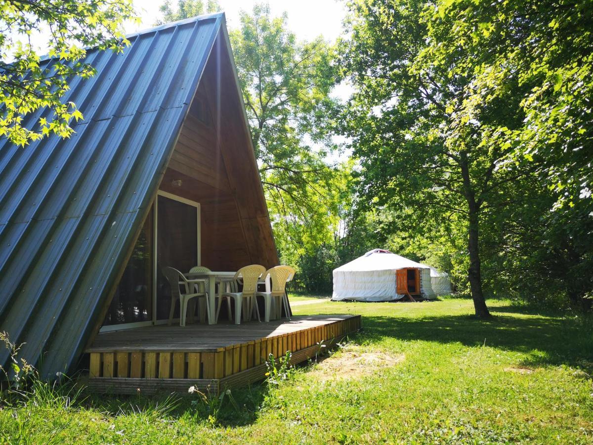Camping Domaine De Mepillat Saint-Nizier-le-Bouchoux ภายนอก รูปภาพ