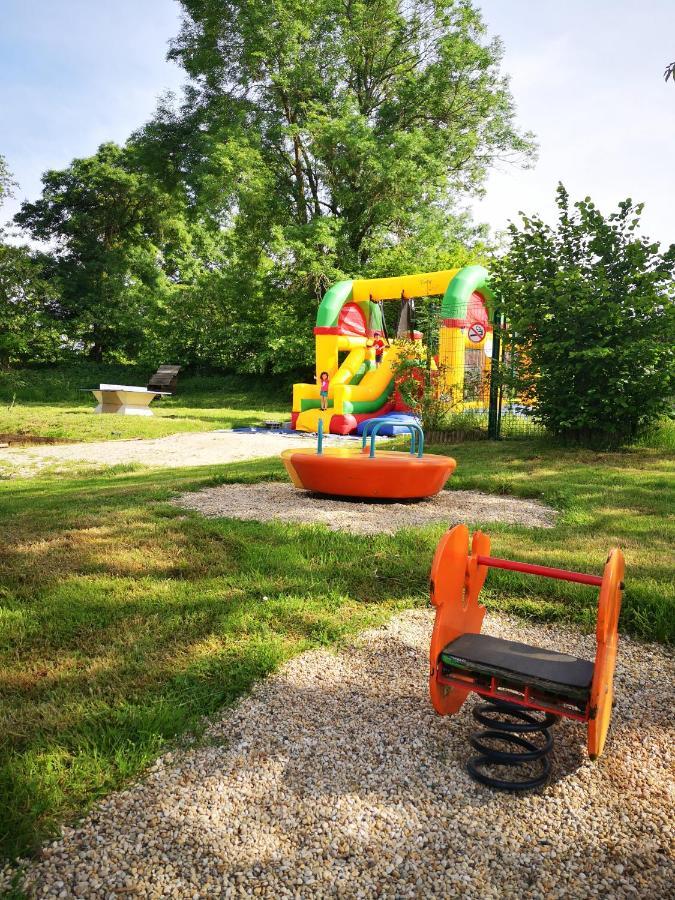 Camping Domaine De Mepillat Saint-Nizier-le-Bouchoux ภายนอก รูปภาพ