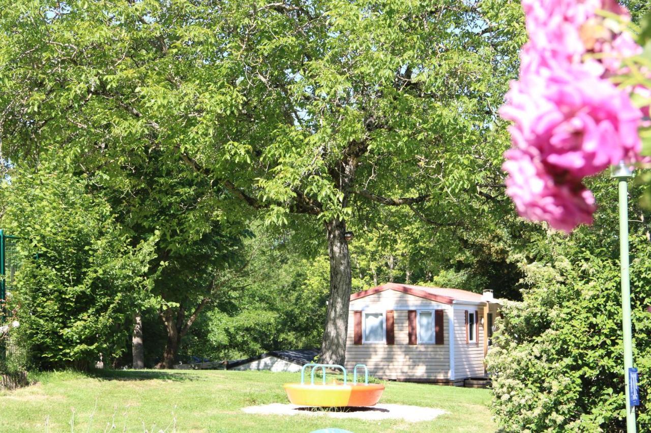Camping Domaine De Mepillat Saint-Nizier-le-Bouchoux ภายนอก รูปภาพ