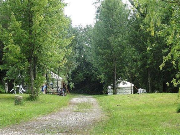 Camping Domaine De Mepillat Saint-Nizier-le-Bouchoux ภายนอก รูปภาพ