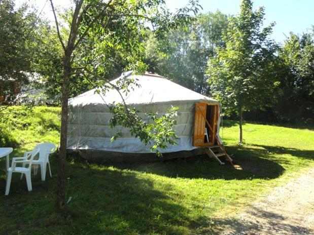 Camping Domaine De Mepillat Saint-Nizier-le-Bouchoux ภายนอก รูปภาพ